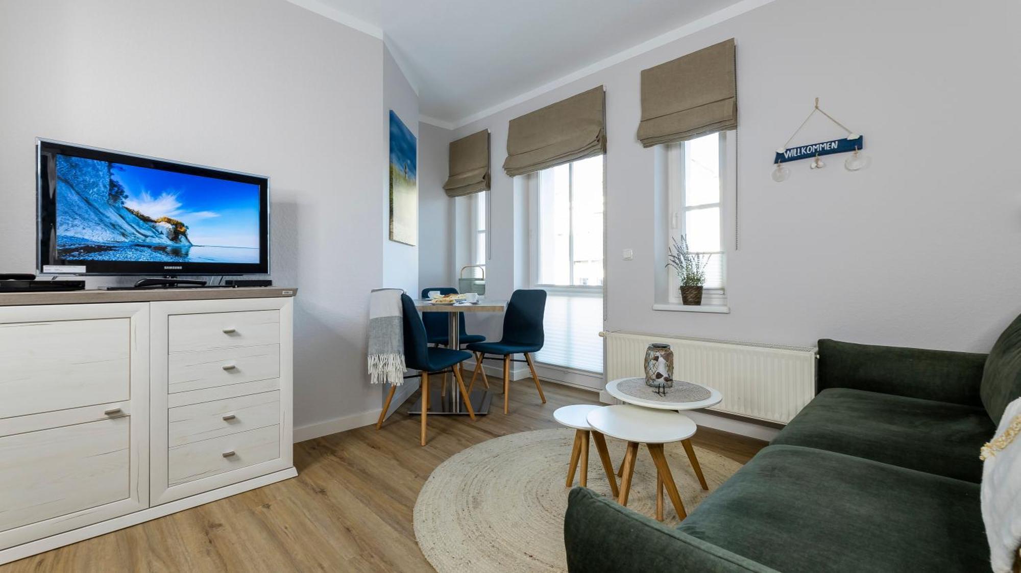 Haus Seeblick Mit 9 Wohnungen Alt Reddevitz Esterno foto
