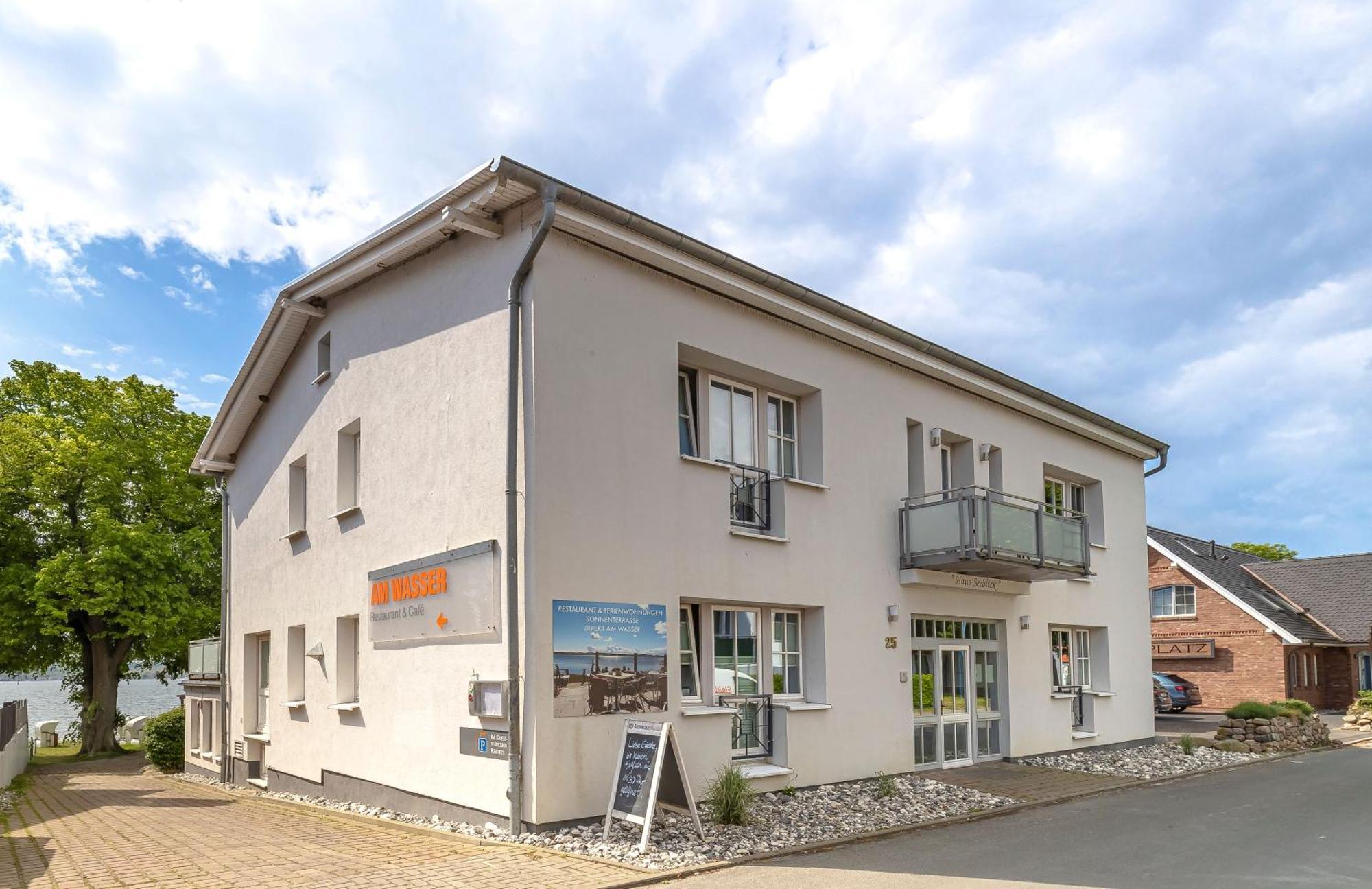 Haus Seeblick Mit 9 Wohnungen Alt Reddevitz Esterno foto