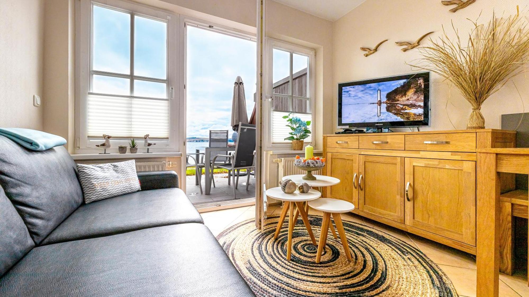 Haus Seeblick Mit 9 Wohnungen Alt Reddevitz Esterno foto