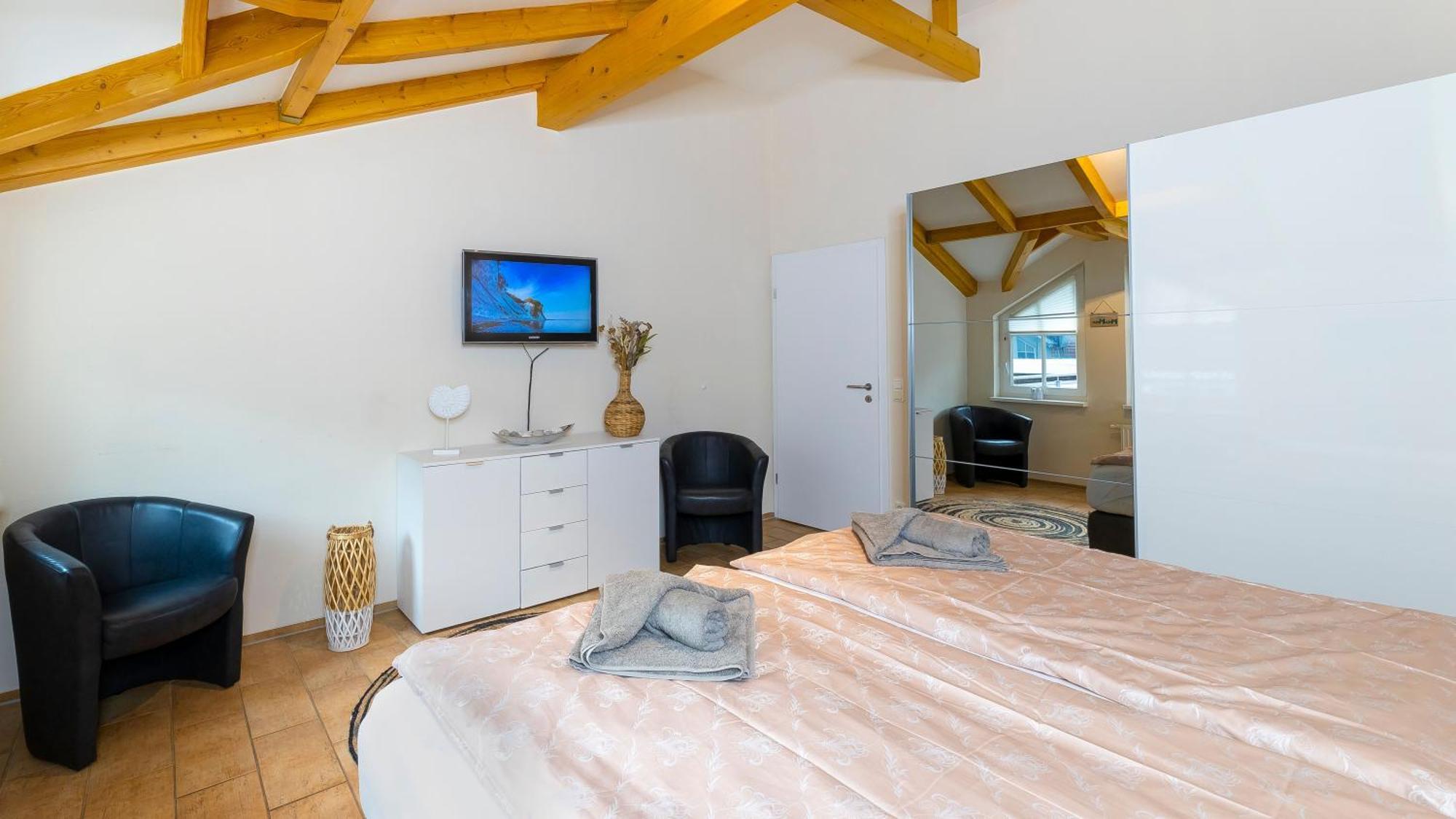 Haus Seeblick Mit 9 Wohnungen Alt Reddevitz Esterno foto