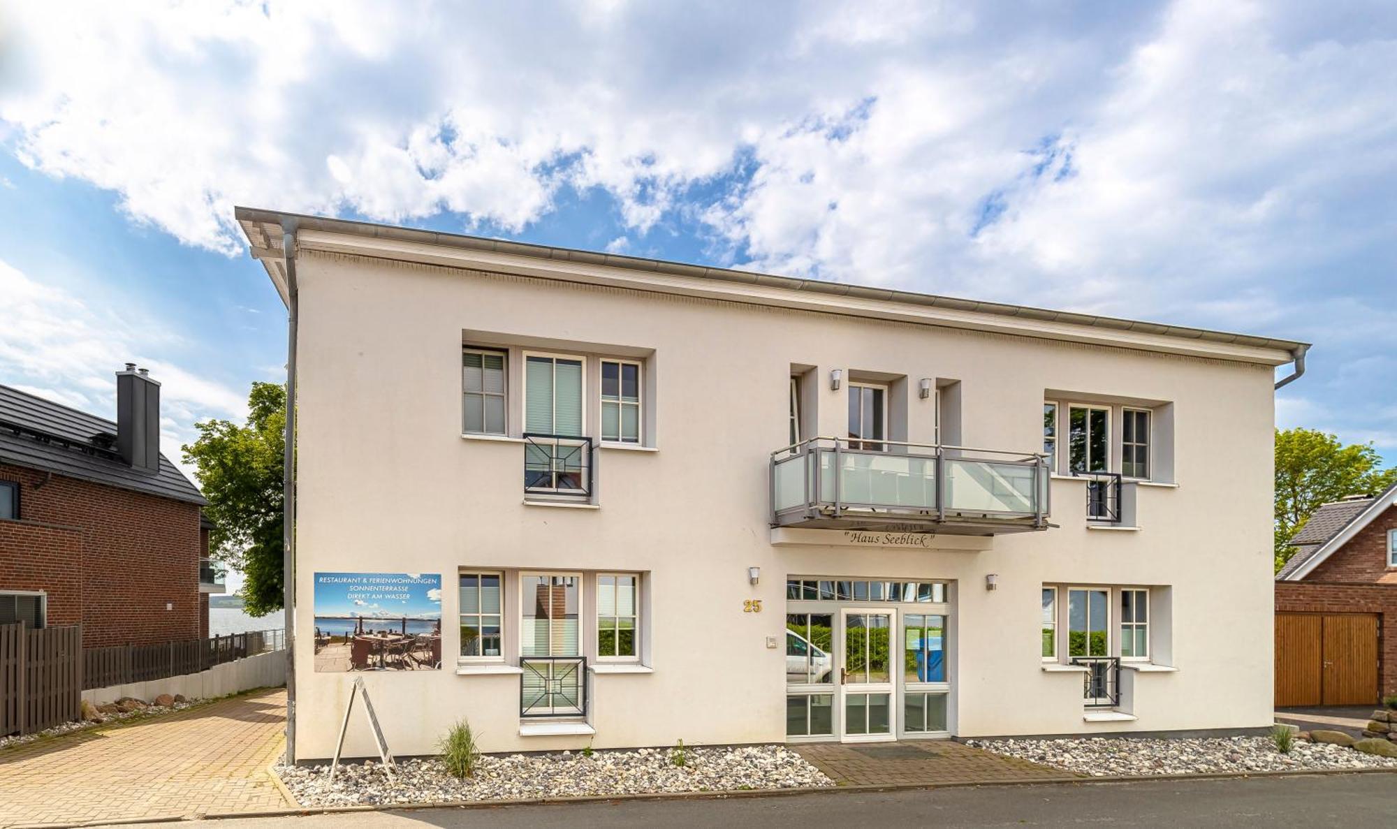 Haus Seeblick Mit 9 Wohnungen Alt Reddevitz Esterno foto