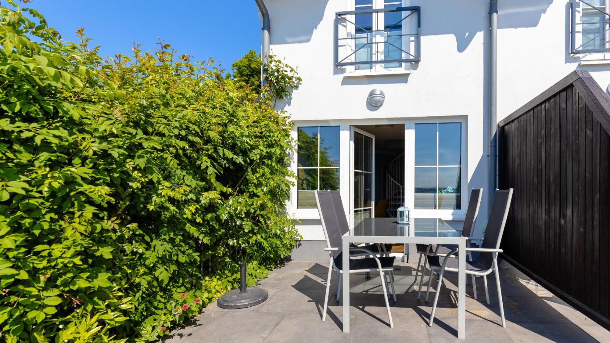 Haus Seeblick Mit 9 Wohnungen Alt Reddevitz Esterno foto